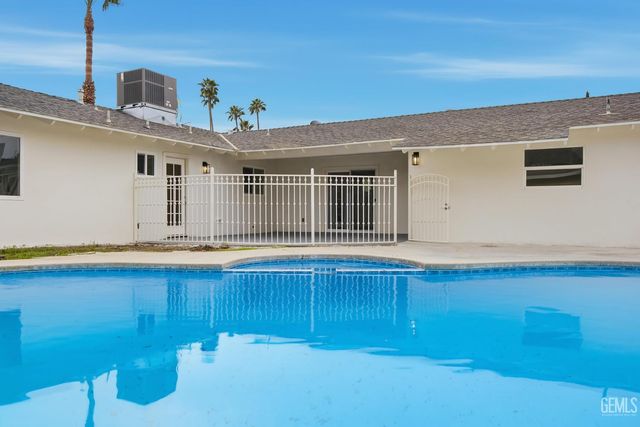 3616 Century Drive, Bakersfield, CA 93306