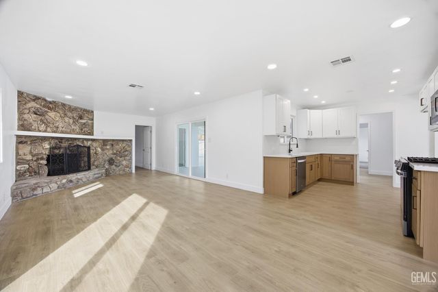 3616 Century Drive, Bakersfield, CA 93306