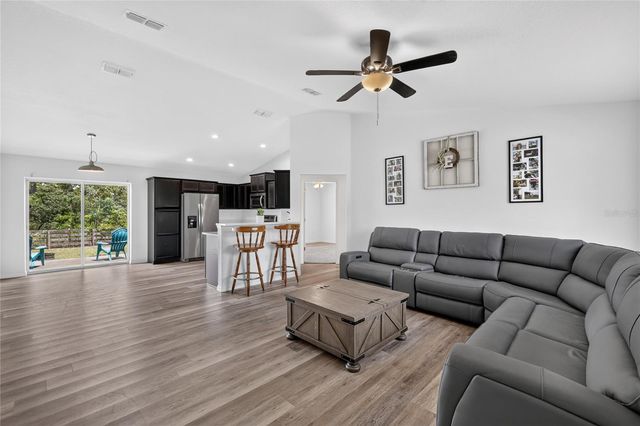 23 FISHER LOOP PASS, Ocklawaha, FL 32179
