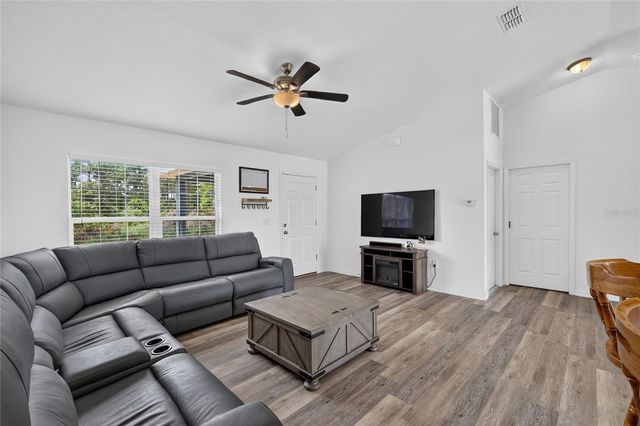 23 FISHER LOOP PASS, Ocklawaha, FL 32179