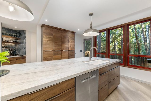 11582 Red Dog Rd, Nevada City, CA 95959