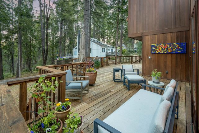 11582 Red Dog Rd, Nevada City, CA 95959