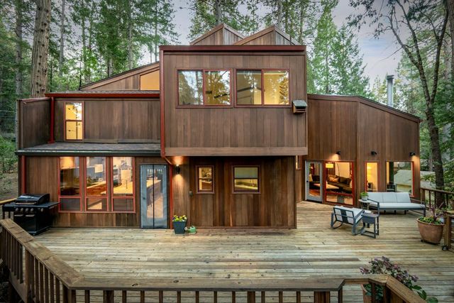 11582 Red Dog Rd, Nevada City, CA 95959