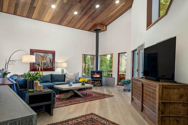 11582 Red Dog Rd, Nevada City, CA 95959