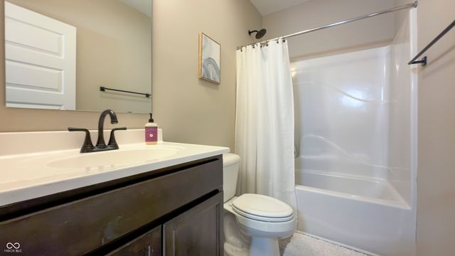 110 Saundra Drive, Fortville, IN 46040