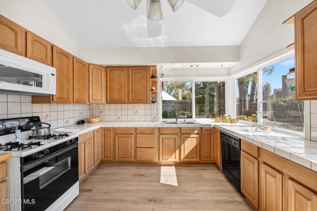 758 Silver Cloud Street, Thousand Oaks, CA 91360