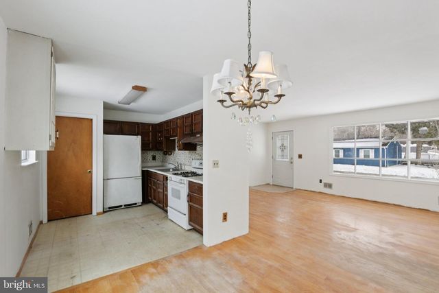 1124 SPRAY AVE, Beachwood, NJ 08722