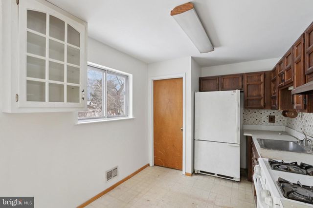 1124 SPRAY AVE, Beachwood, NJ 08722