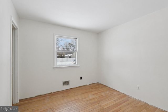 1124 SPRAY AVE, Beachwood, NJ 08722