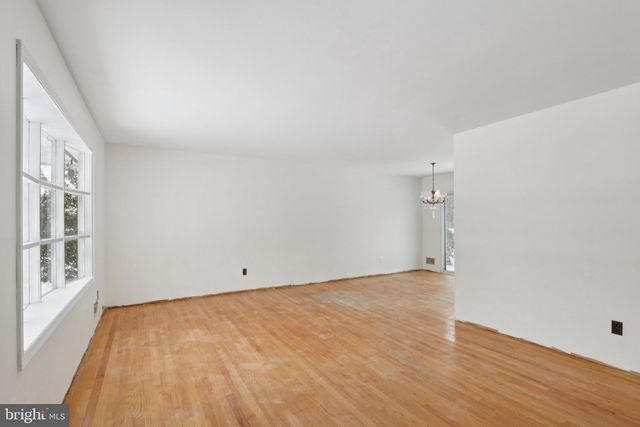 1124 SPRAY AVE, Beachwood, NJ 08722