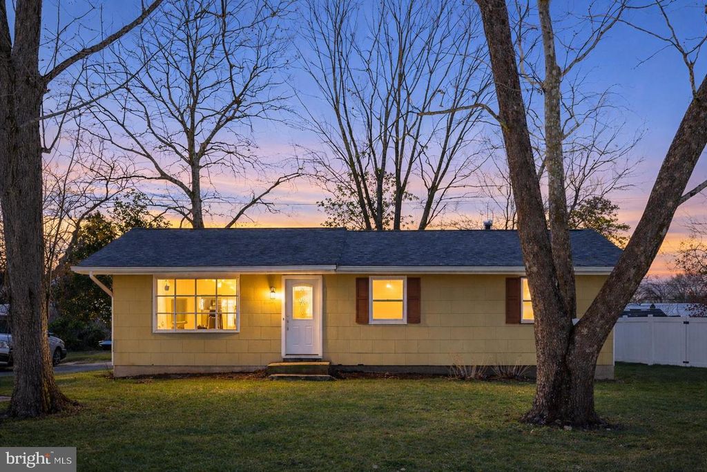 1124 SPRAY AVE, Beachwood, NJ 08722