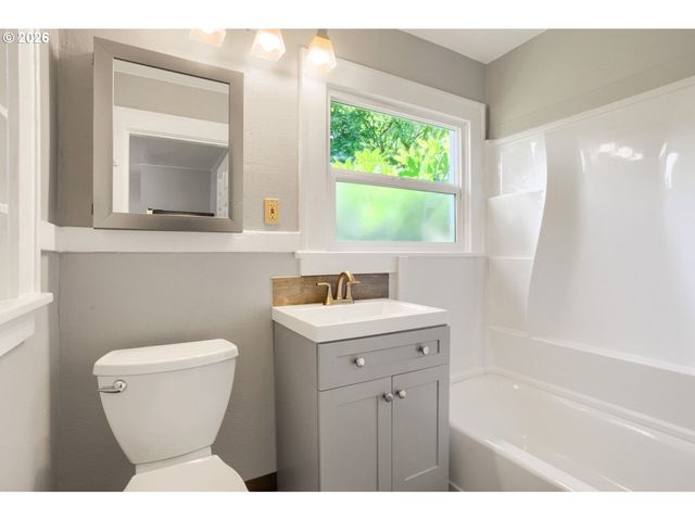 5106 Ne 31ST Ave, Portland, OR 97211