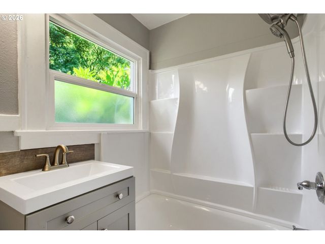 5106 Ne 31ST Ave, Portland, OR 97211