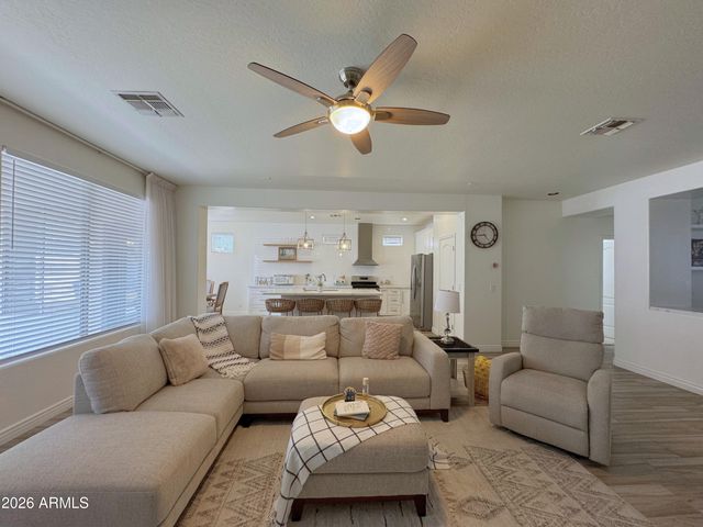 862 E GEMINI Place, Chandler, AZ 85249