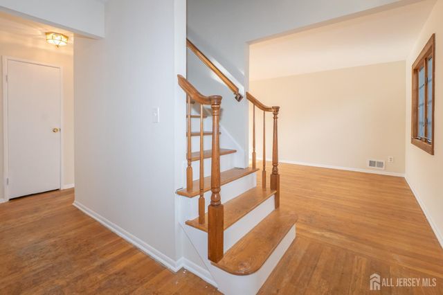 17 Rittner Lane, Old Bridge, NJ 08857