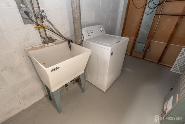 17 Rittner Lane, Old Bridge, NJ 08857