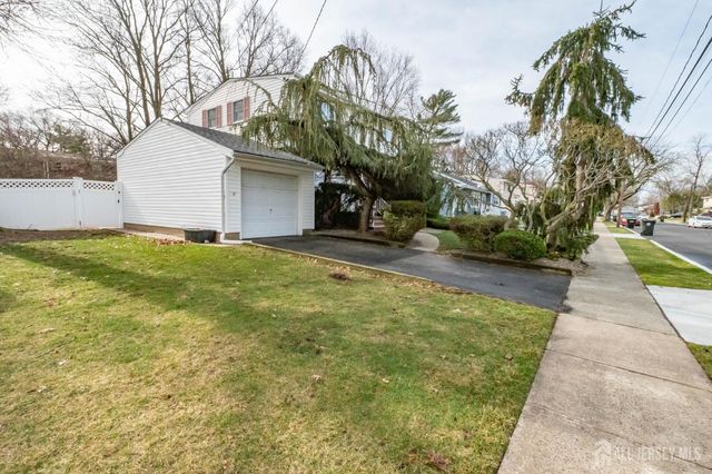 17 Rittner Lane, Old Bridge, NJ 08857