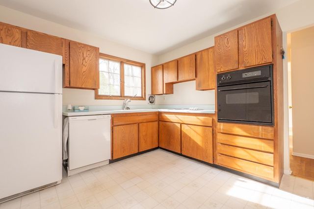 17 Rittner Lane, Old Bridge, NJ 08857