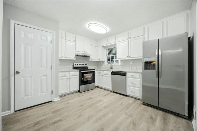 458 Hearth Place, Lawrenceville, GA 30043