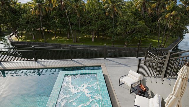 530 FREELING DRIVE, Sarasota, FL 34242