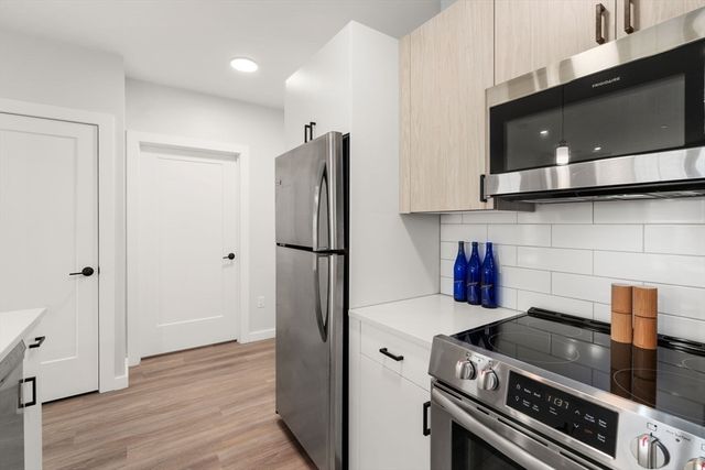 10 Somerset 201, Winthrop, MA 02152