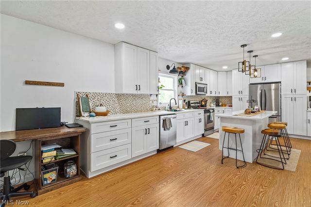190 Chapel Hill Drive NW, Warren, OH 44483