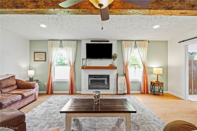 190 Chapel Hill Drive NW, Warren, OH 44483