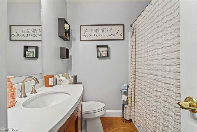 190 Chapel Hill Drive NW, Warren, OH 44483
