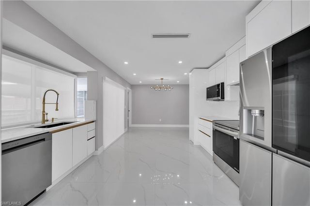 2505 EVEREST PKWY, Cape Coral, FL 33904