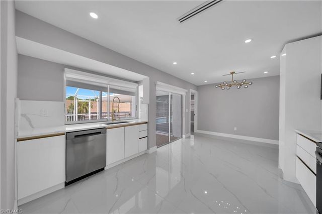 2505 EVEREST PKWY, Cape Coral, FL 33904