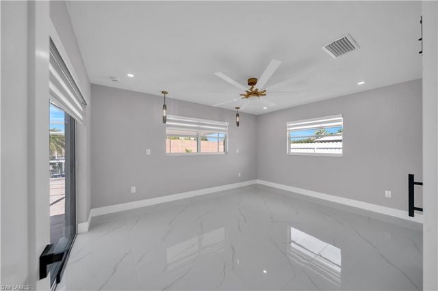 2505 EVEREST PKWY, Cape Coral, FL 33904