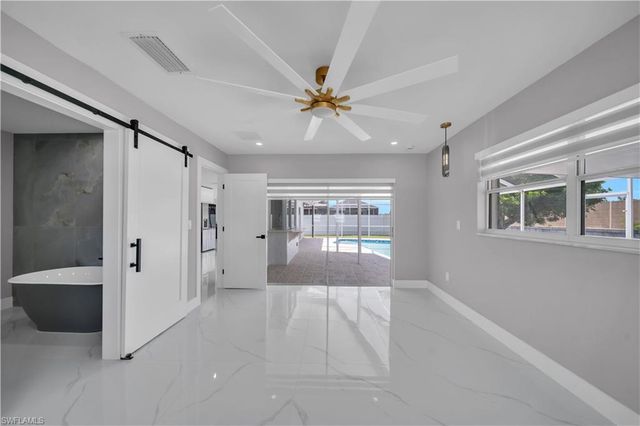 2505 EVEREST PKWY, Cape Coral, FL 33904