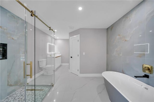 2505 EVEREST PKWY, Cape Coral, FL 33904
