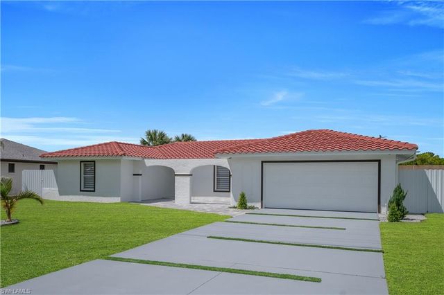 2505 EVEREST PKWY, Cape Coral, FL 33904