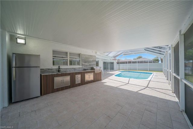 2505 EVEREST PKWY, Cape Coral, FL 33904