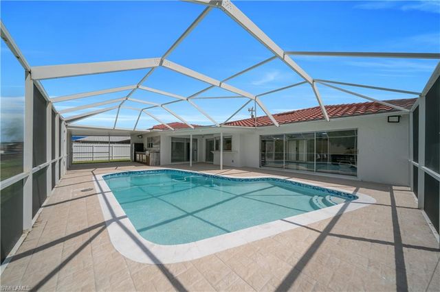 2505 EVEREST PKWY, Cape Coral, FL 33904