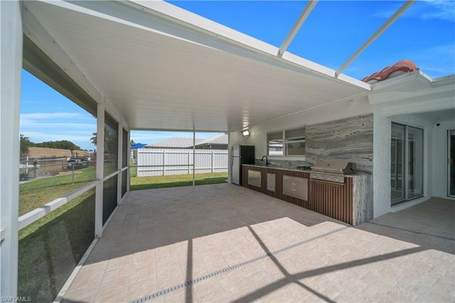 2505 EVEREST PKWY, Cape Coral, FL 33904