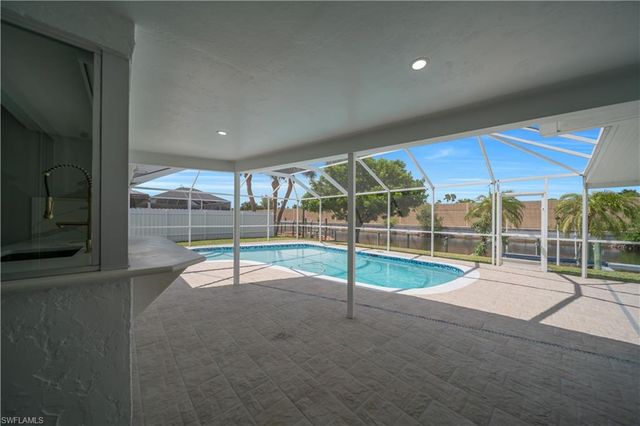 2505 EVEREST PKWY, Cape Coral, FL 33904
