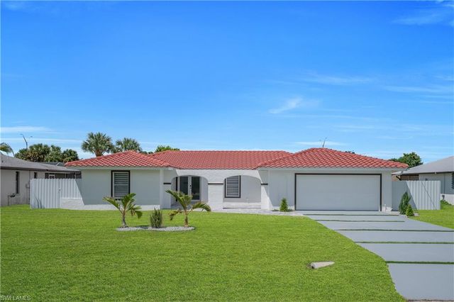 2505 EVEREST PKWY, Cape Coral, FL 33904