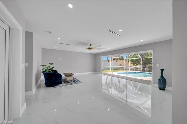 2505 EVEREST PKWY, Cape Coral, FL 33904