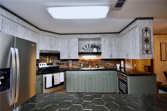 43 WHITTINGTON Drive, Pineville, LA 71360