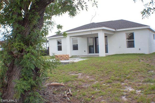 3103 11th ST SW, Lehigh Acres, FL 33976