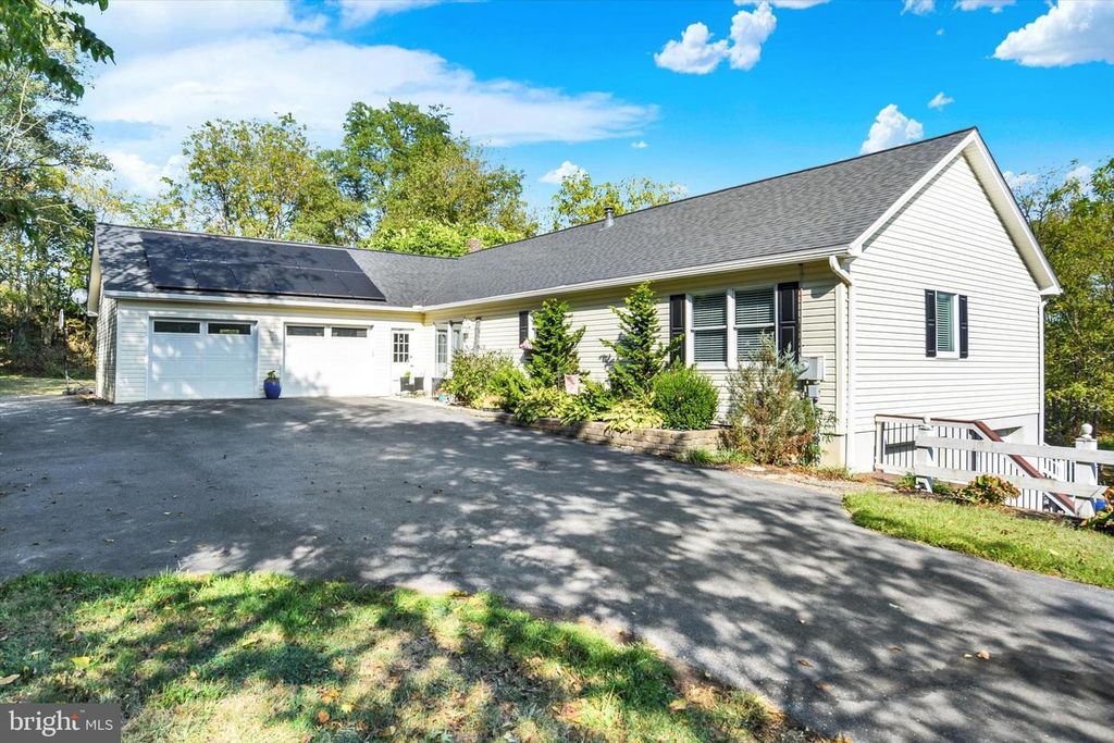 126 HUMMEL LN, Hummelstown, PA 17036