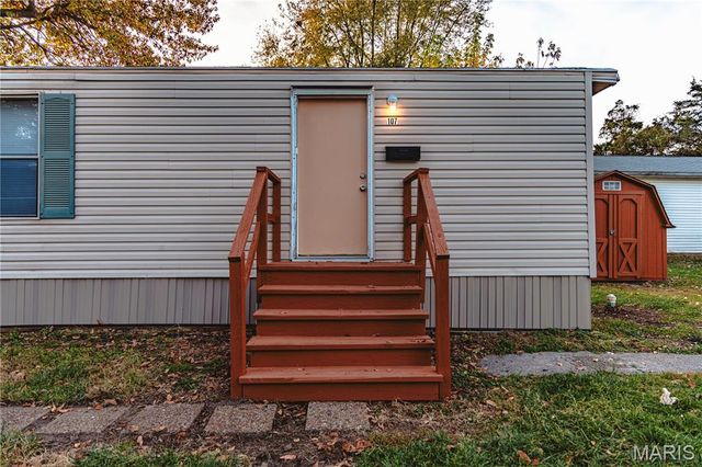 107 S 37th Street, Belleville, IL 62226