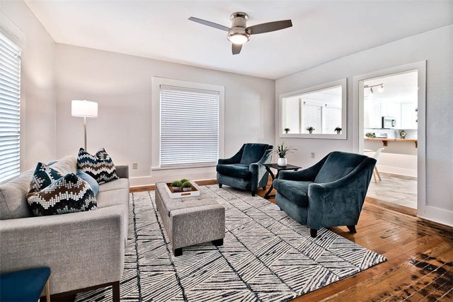 452 B Street, Bentonville, AR 72712