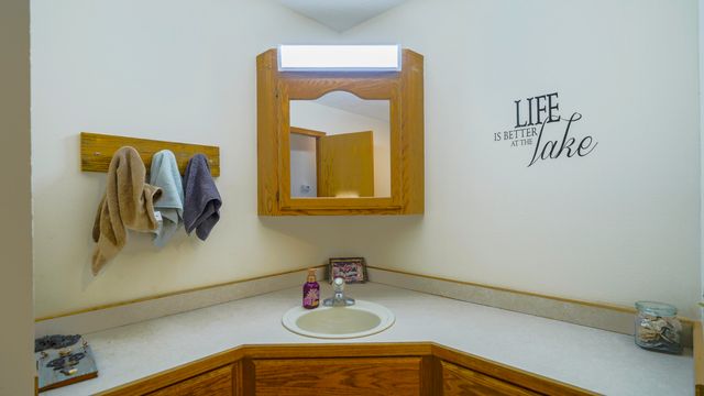 66510 E 253 Road, Grove, OK 74344