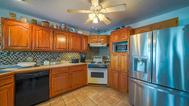 66510 E 253 Road, Grove, OK 74344