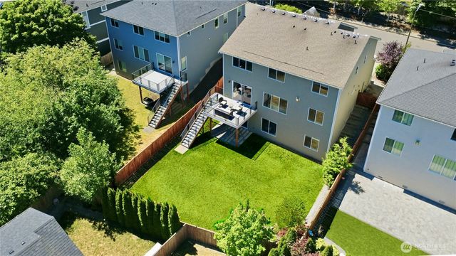 20360 132nd Avenue NE, Woodinville, WA 98072