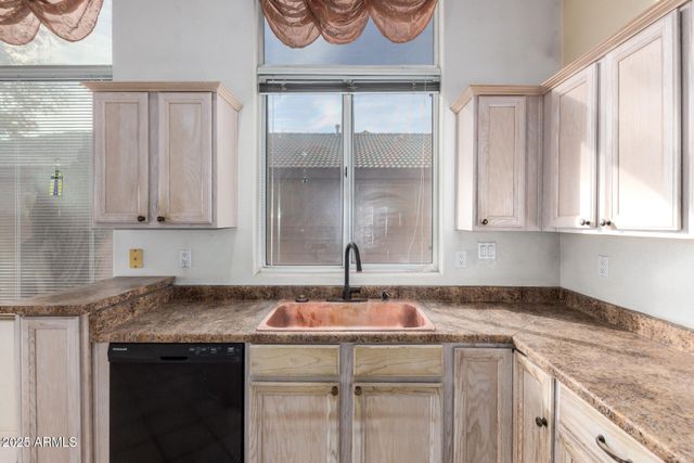 6881 W PONTIAC Drive, Glendale, AZ 85308