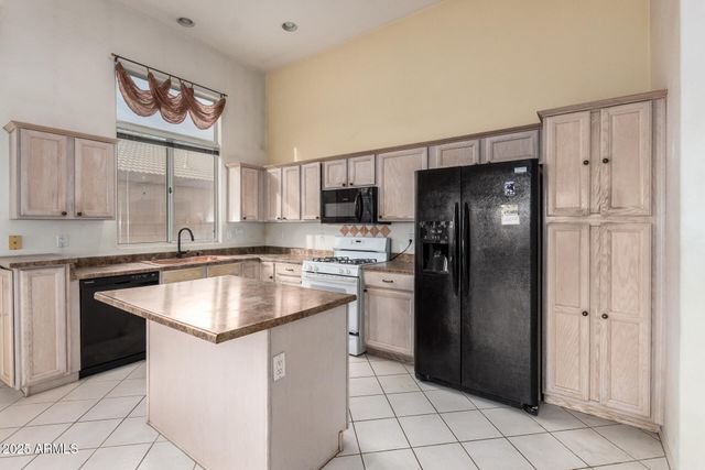 6881 W PONTIAC Drive, Glendale, AZ 85308